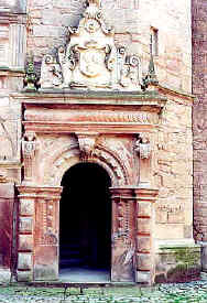 romnsk portl do schodiov ve s renesann pravou