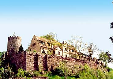 celkov pohled na hrad z msteka