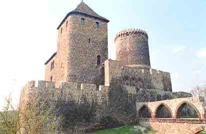 celkov pohled na hrad - zdroj www.poczta-polska.pl/mw