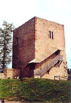 obytná věž v zadní části horního hradu